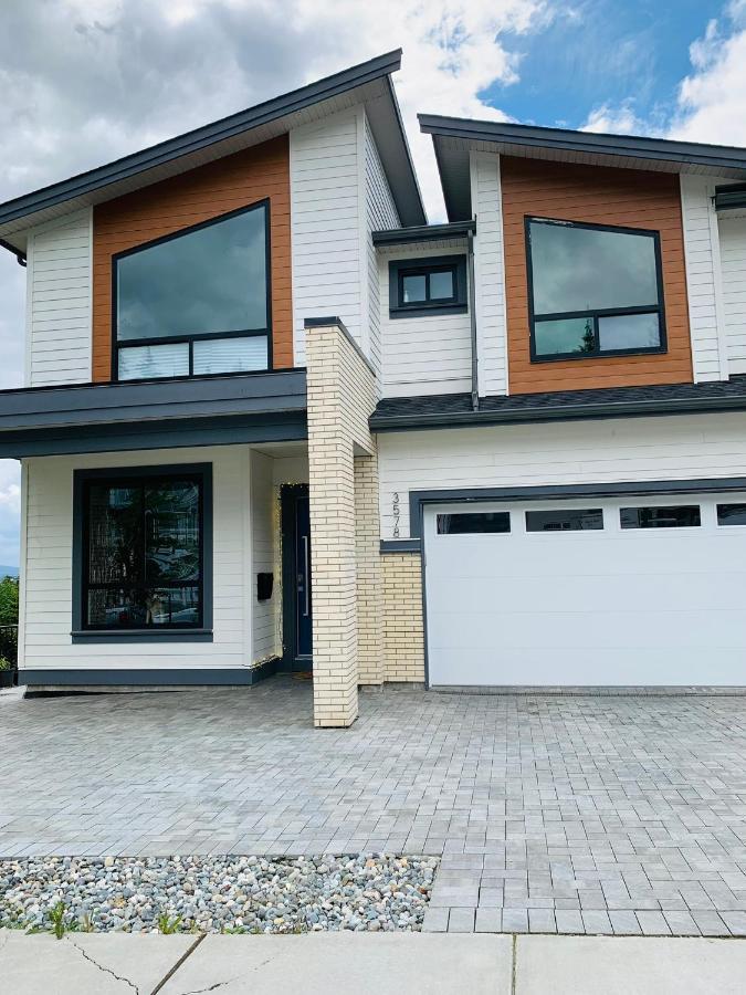 Baycrestone Lägenhet Coquitlam Exteriör bild